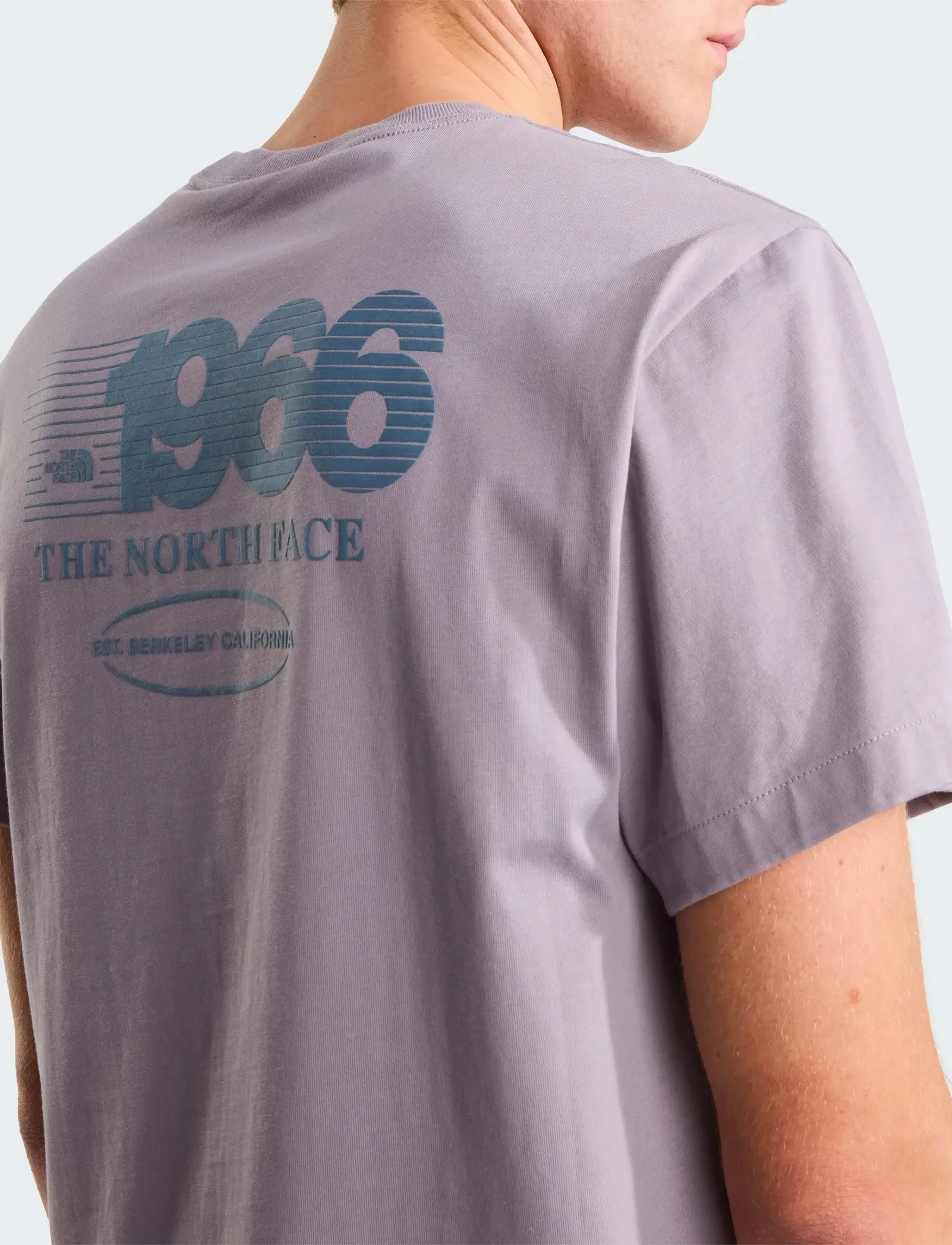 The North Face M TRACK RELAXED SHORT SLEEVE TEE-GRAPHIC - T-shirts - TRANSCENDENT GREY / purple