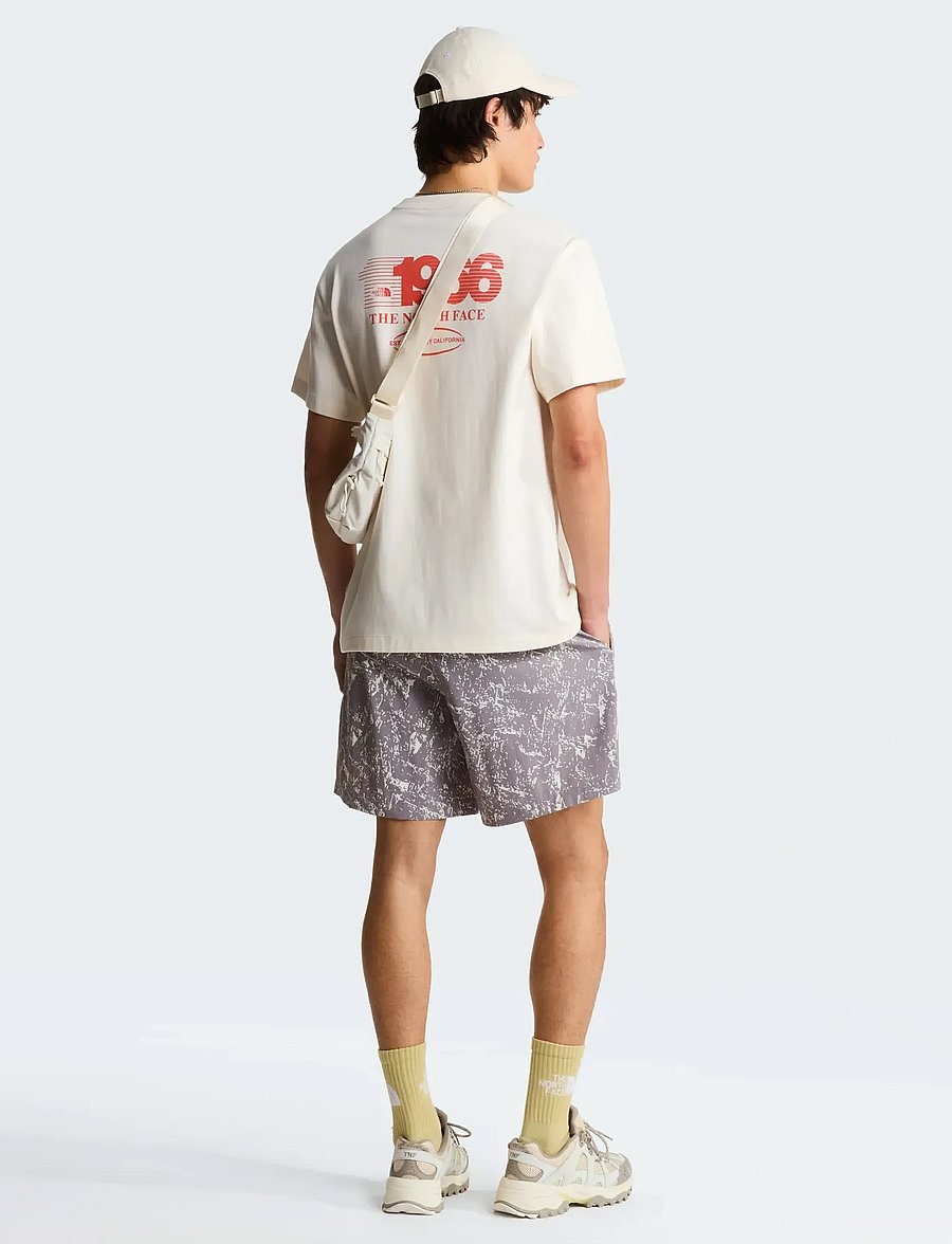 The North Face - M TRACK RELAXED SHORT SLEEVE TEE-GRAPHIC - tops & t-shirts - white dune - 4