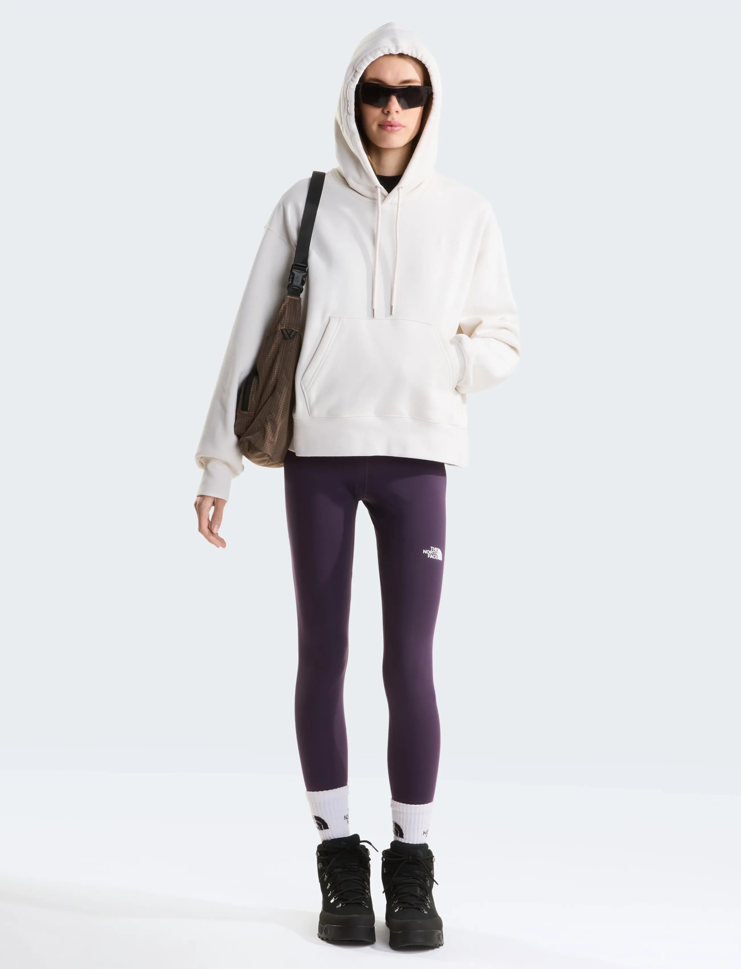 The North Face - W TNF ESSENTIAL SIMPLE DOME BOXY OS HOOD - sweatshirts - white dune/white dune - 3