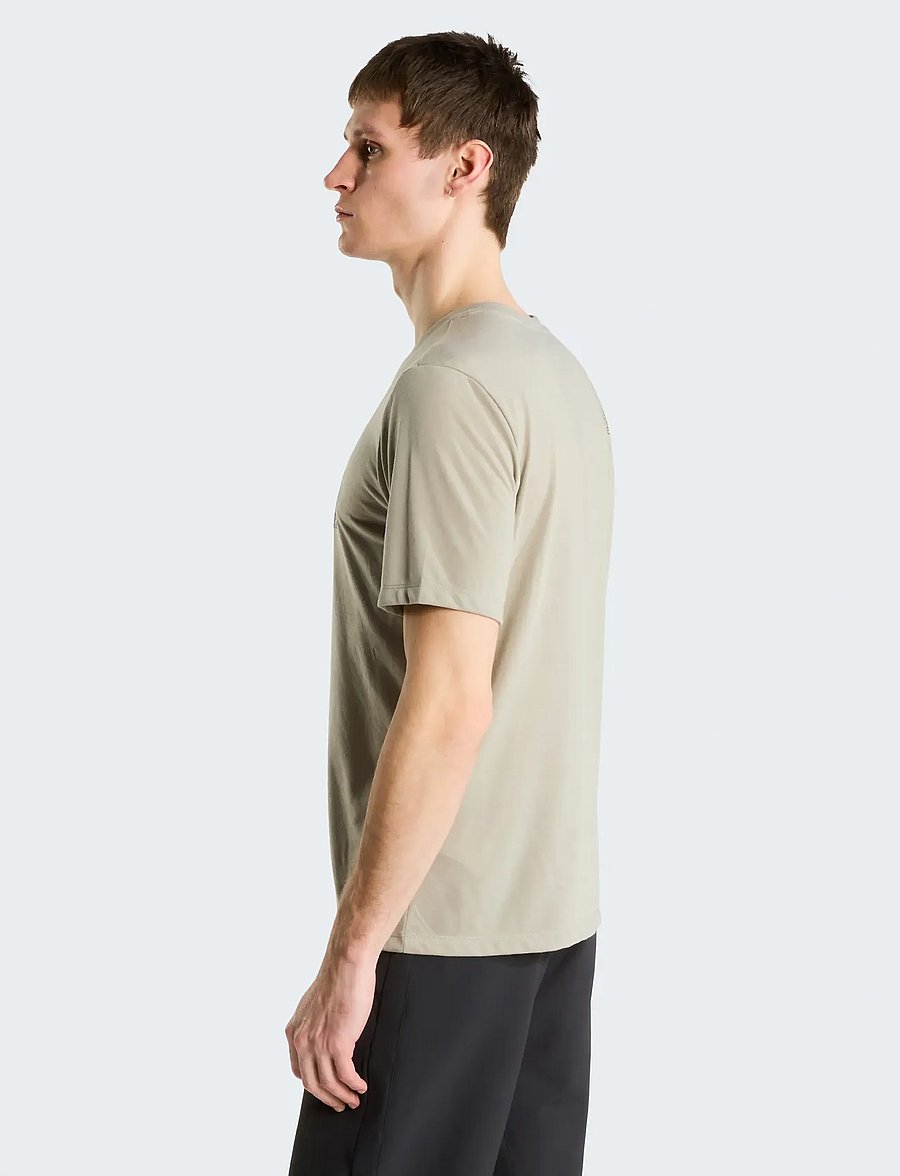 The North Face - M FOUNDATION SHORT SLEEVES T-SHIRT-GRAPH - t-shirts - stone slab - 4
