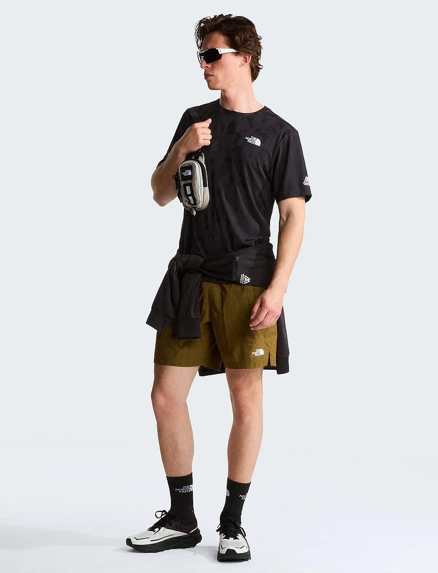 The North Face - M MOUNTAIN ATHLETICS SS TEE 2.0 - t-shirts - tnf black - 5