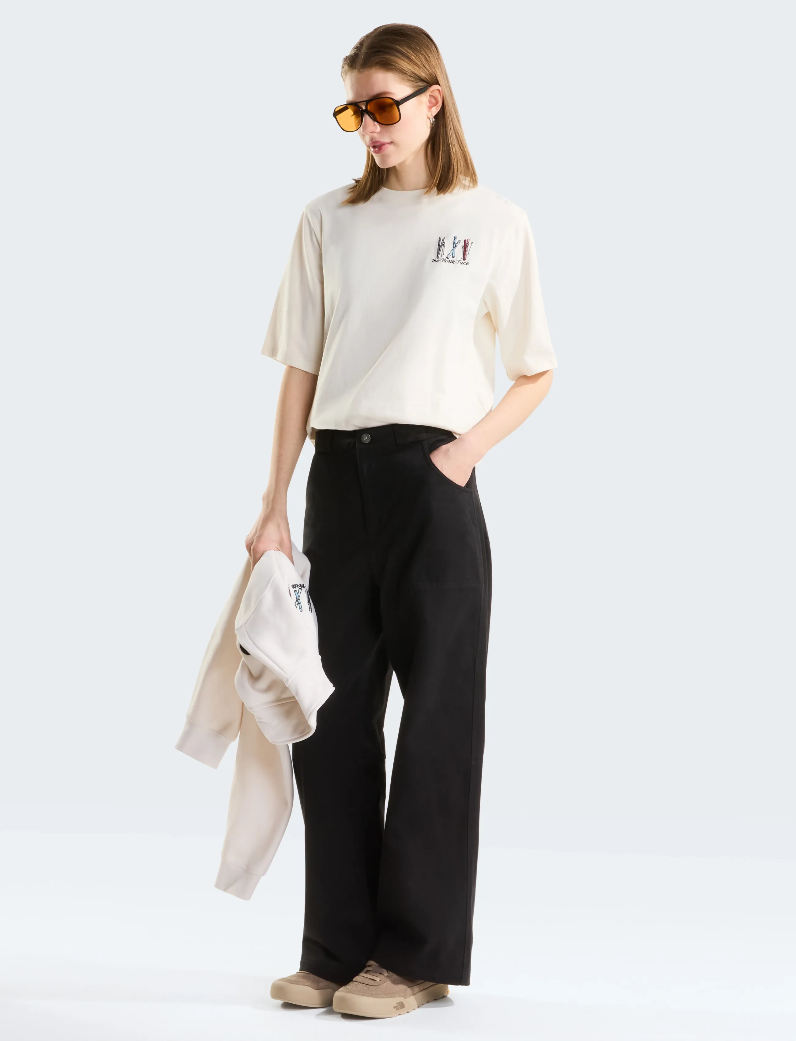 The North Face - W SKI EMBRO BOXY SS TEE-GRAPHIC - alussärgid ja t-särgid - white dune - 3