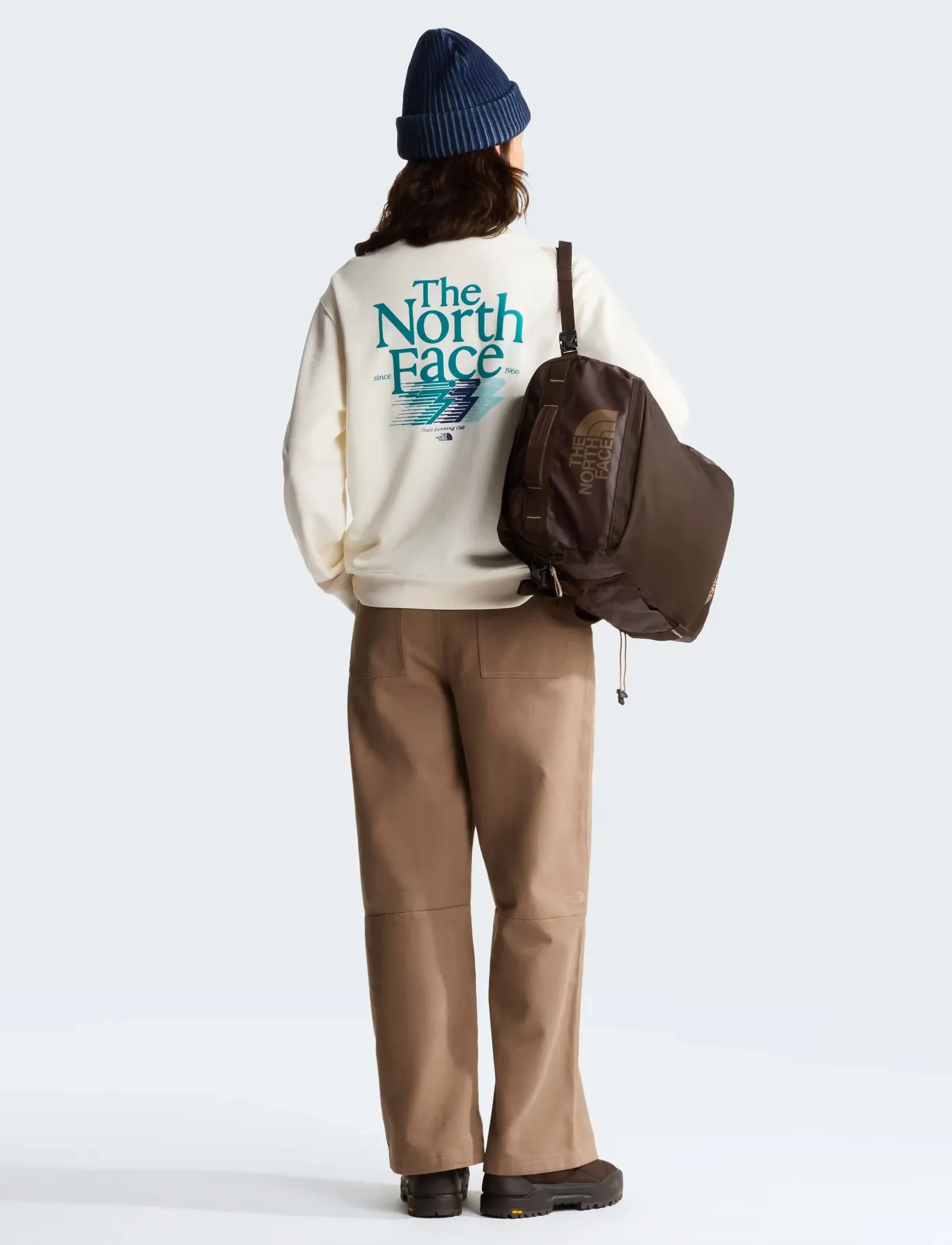 W Retro Trail Relaxed Crew- Graphic 3