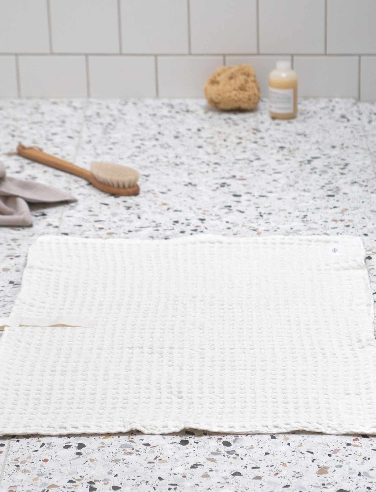 The Organic Company - Big Waffle Bath Mat - bath mats - 200 natural white - 1