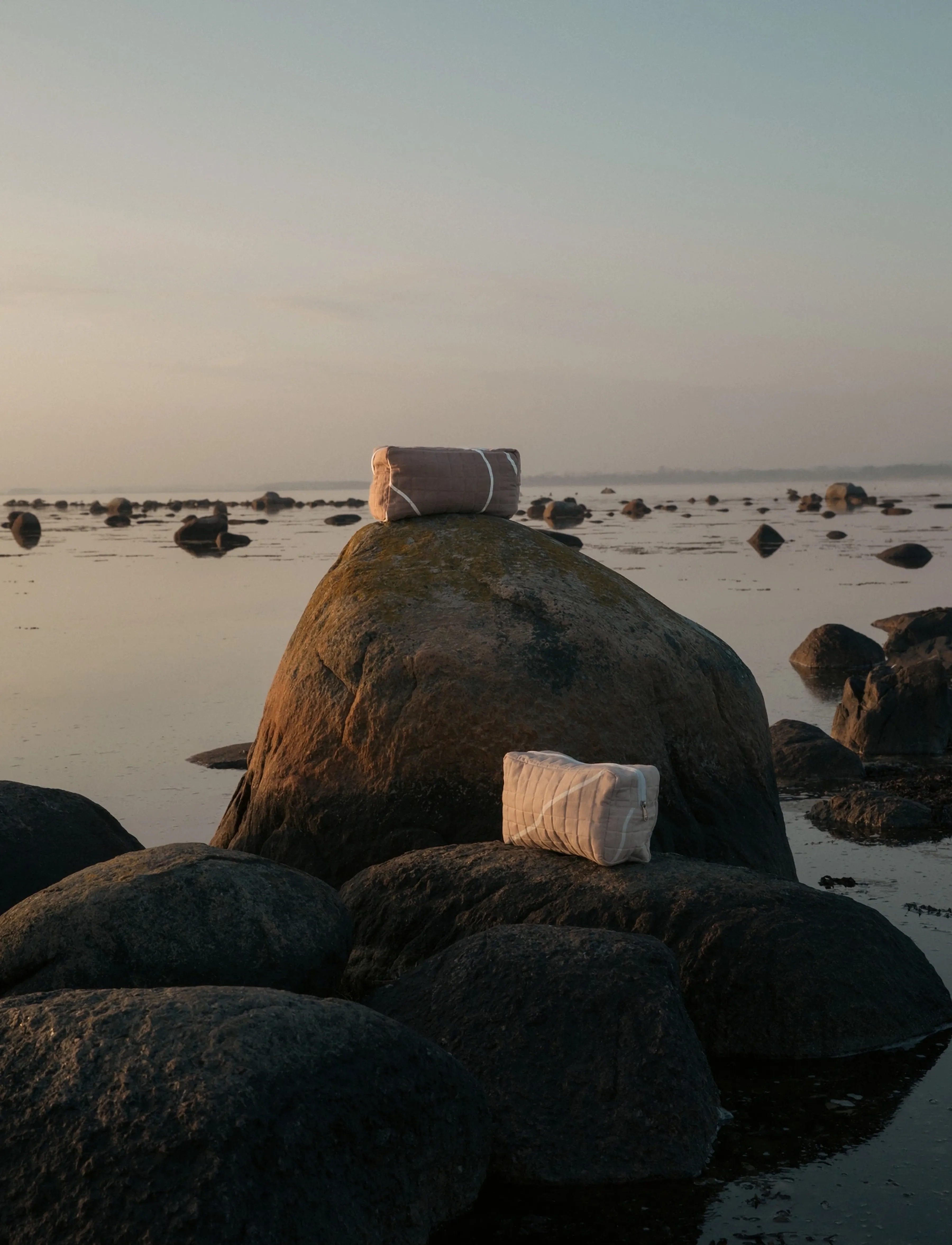The Organic Company Reconnect Bundle 1 (3 Items), One Size, Cushions & Blankets, Beige - Blankets Throws, Frauen