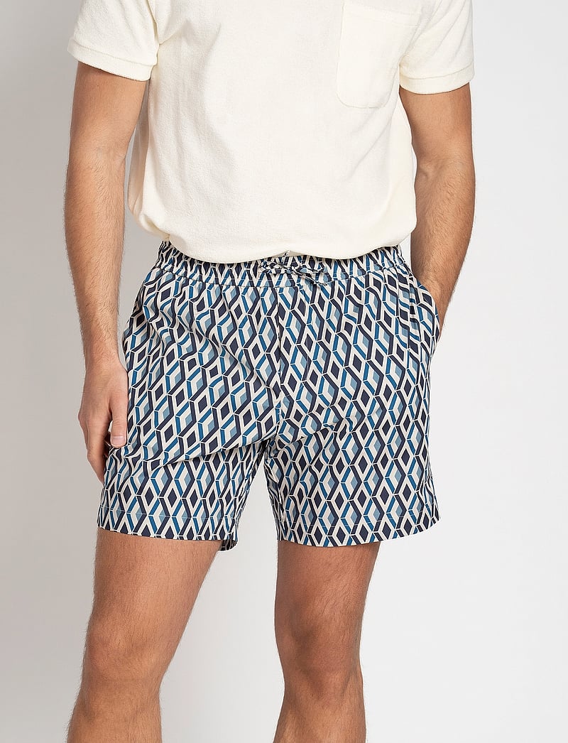 The Resort Co. - Resort Shorts Capri - uimashortsit - capri - 4