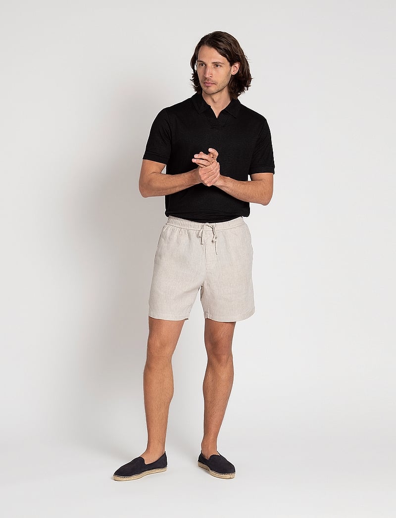 The Resort Co. - Resort Polo All Black - kortærmede poloer - black - 5