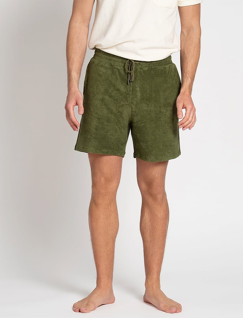 The Resort Co. - Terry Shorts Cypress Green - sweatshorts - cypress green - 3