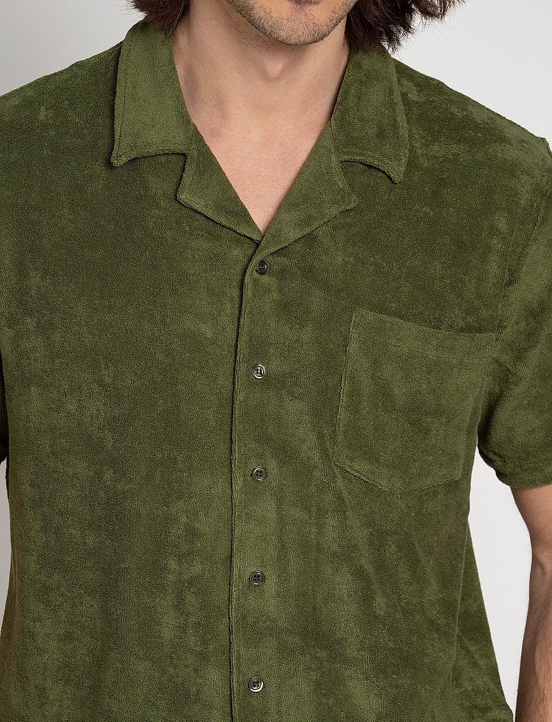 The Resort Co. - Terry Resort Shirt Cypress Green - kurzarmhemden - cypress green - 5