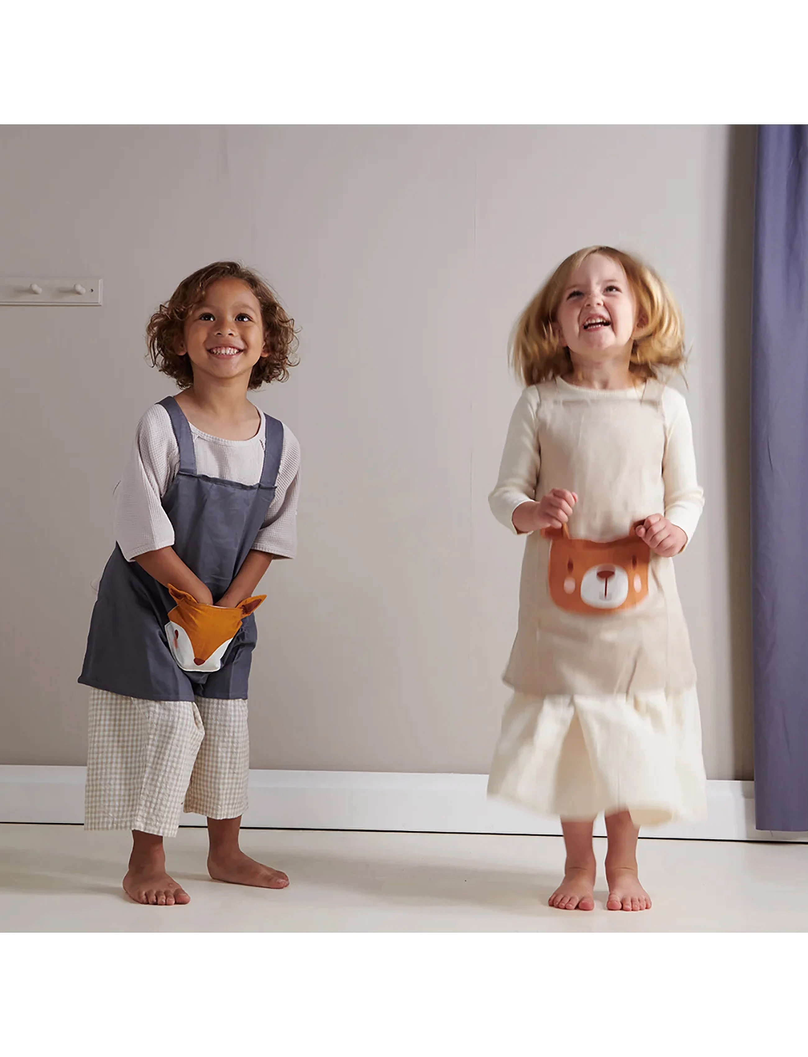 ThreadBear - Apron - Fox - Linen - grey - 3
