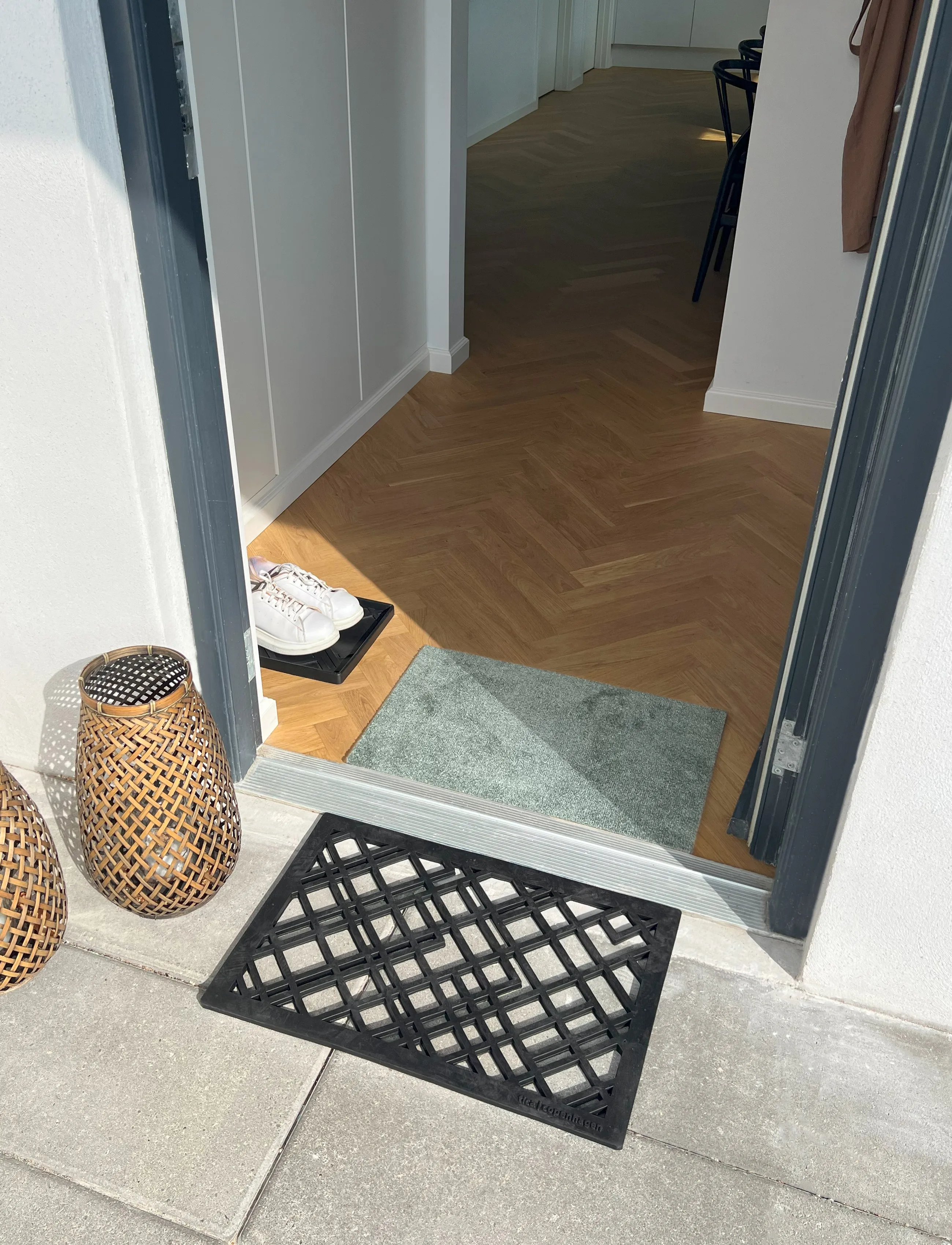tica copenhagen - Doormat, rubber Lines design 40x60 cm - black - 0