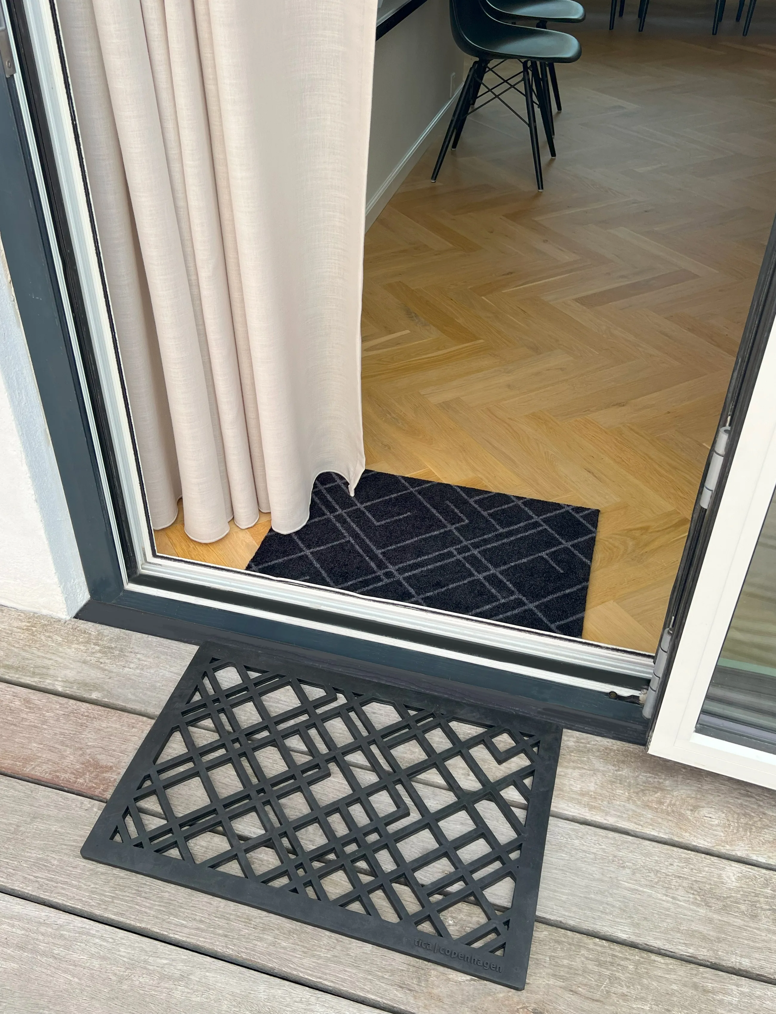 tica copenhagen - Doormat, rubber Lines design 40x60 cm - black - 3