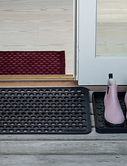 tica copenhagen - Doormat rubber, 75x45 cm - durų kilimėliai - dot design - 6