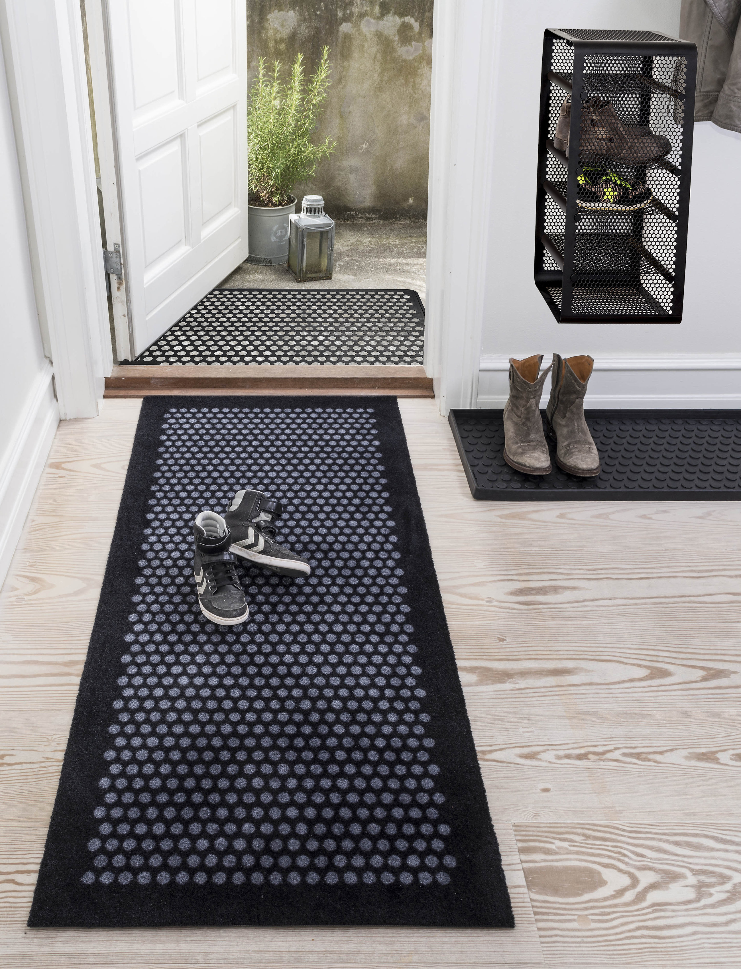 tica copenhagen - Doormat rubber, 90x60 cm - deurmatten - dot design - 4