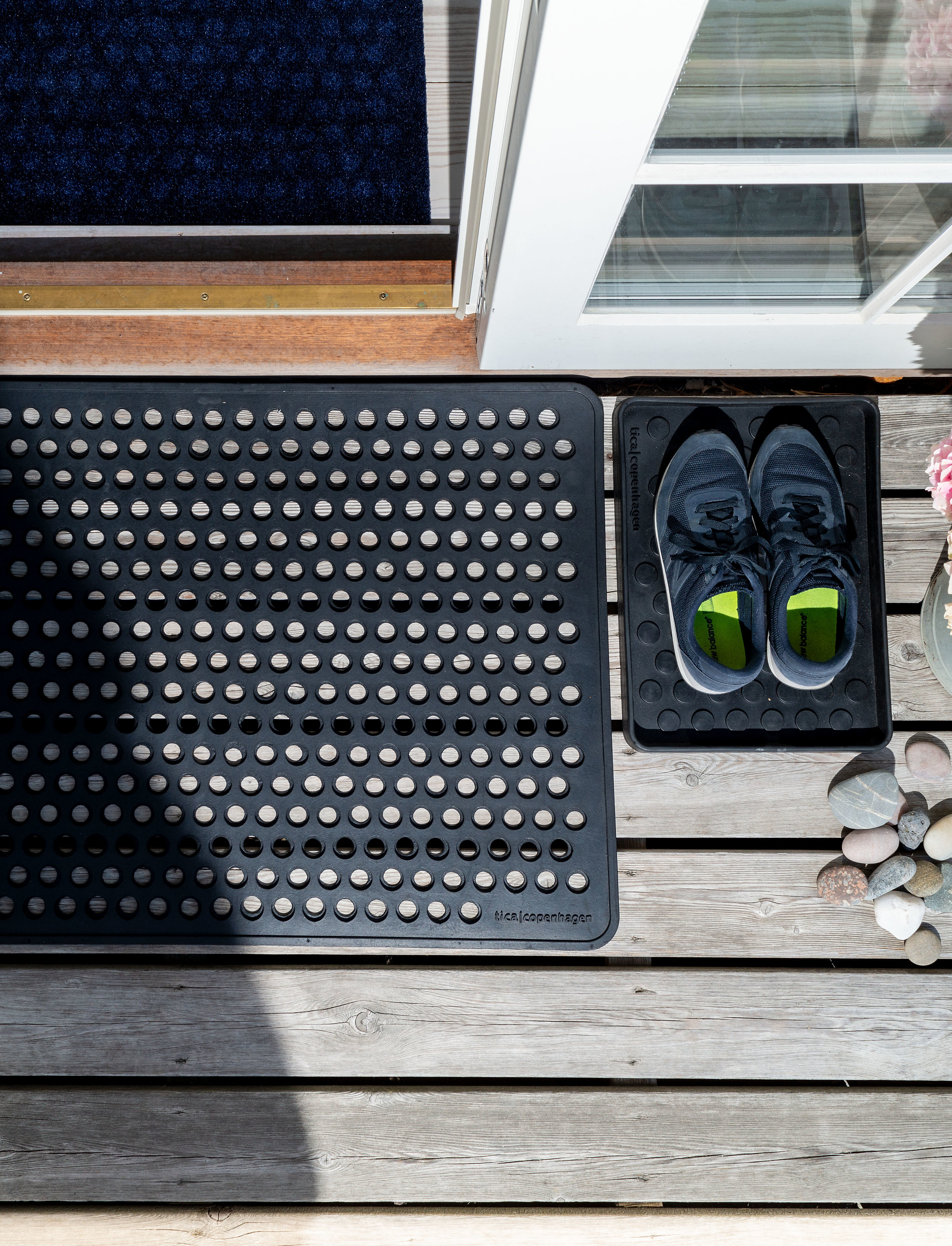 tica copenhagen - Doormat rubber, 90x60 cm - deurmatten - dot design - 5