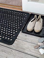 tica copenhagen - Doormat rubber, 90x60 cm - durų kilimėliai - dot design - 7