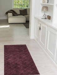 tica copenhagen - Floormat, Lines - prieškambario kilimėliai - bordeaux - 3
