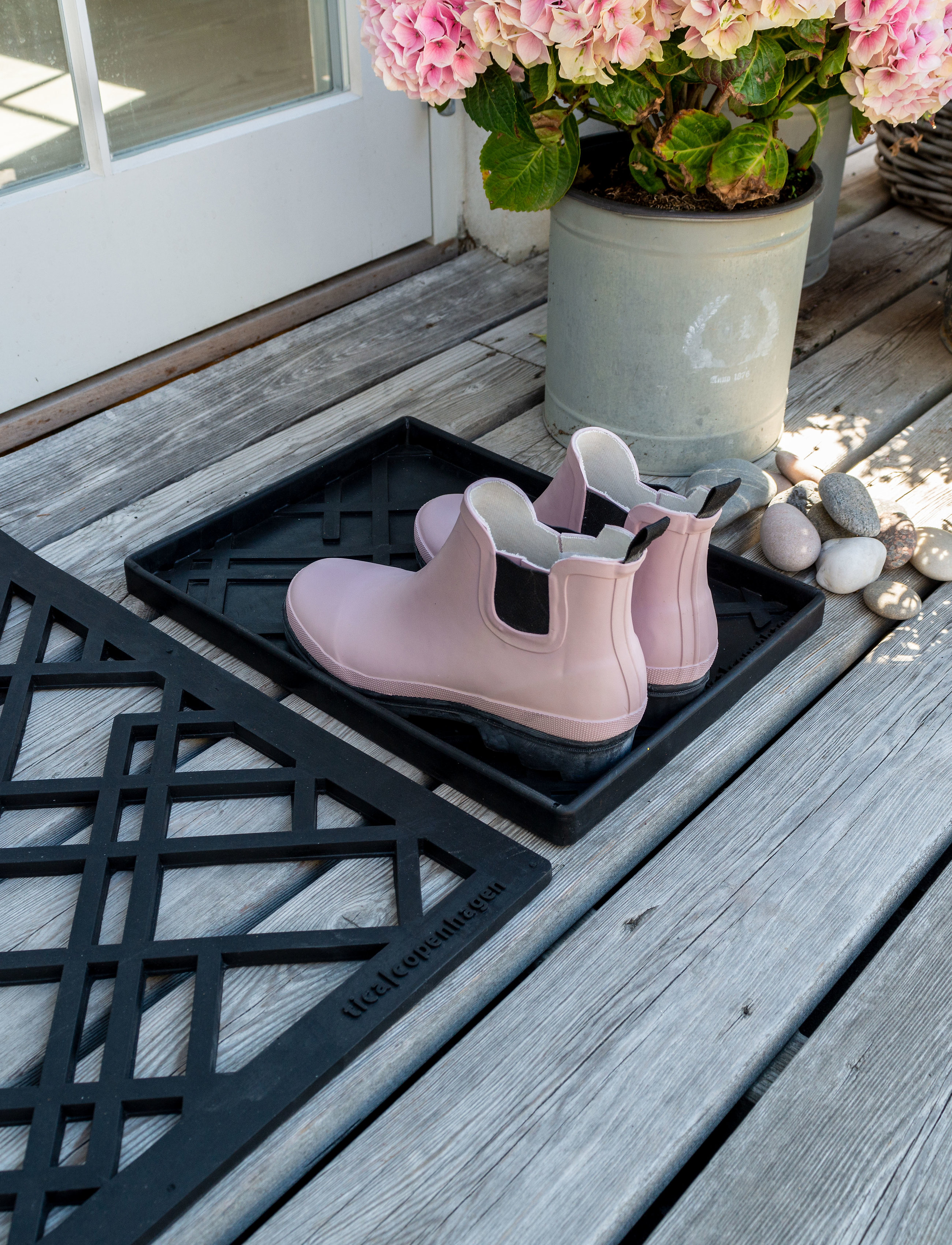 tica copenhagen - Shoe and boot tray rubber - jalatsiriiulid ja kingaalused - lines design - 4
