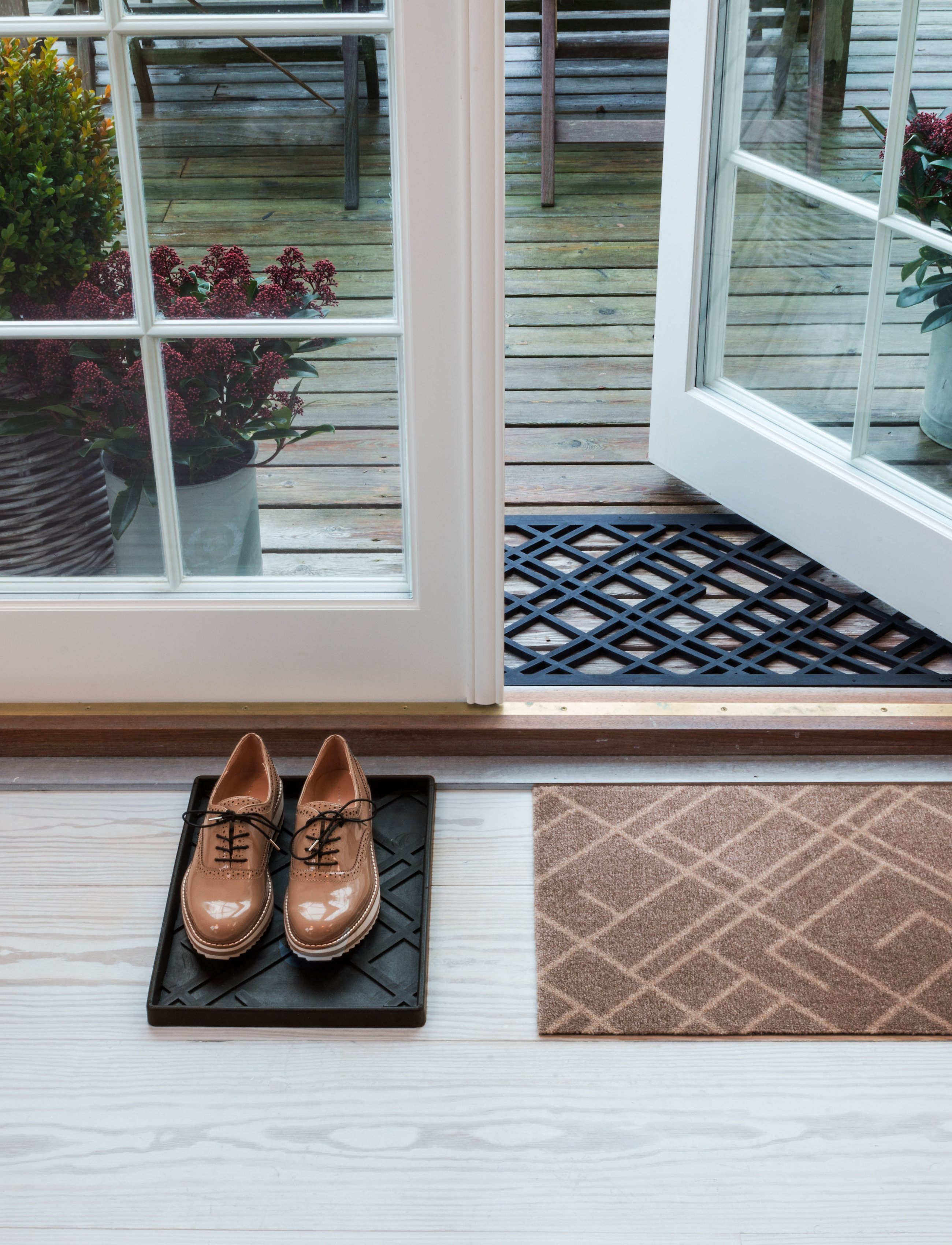 tica copenhagen - Shoe and boot tray rubber - jalatsiriiulid ja kingaalused - lines design - 5