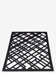 tica copenhagen - Doormat rubber, 90x60 cm - doormats - lines design - 2