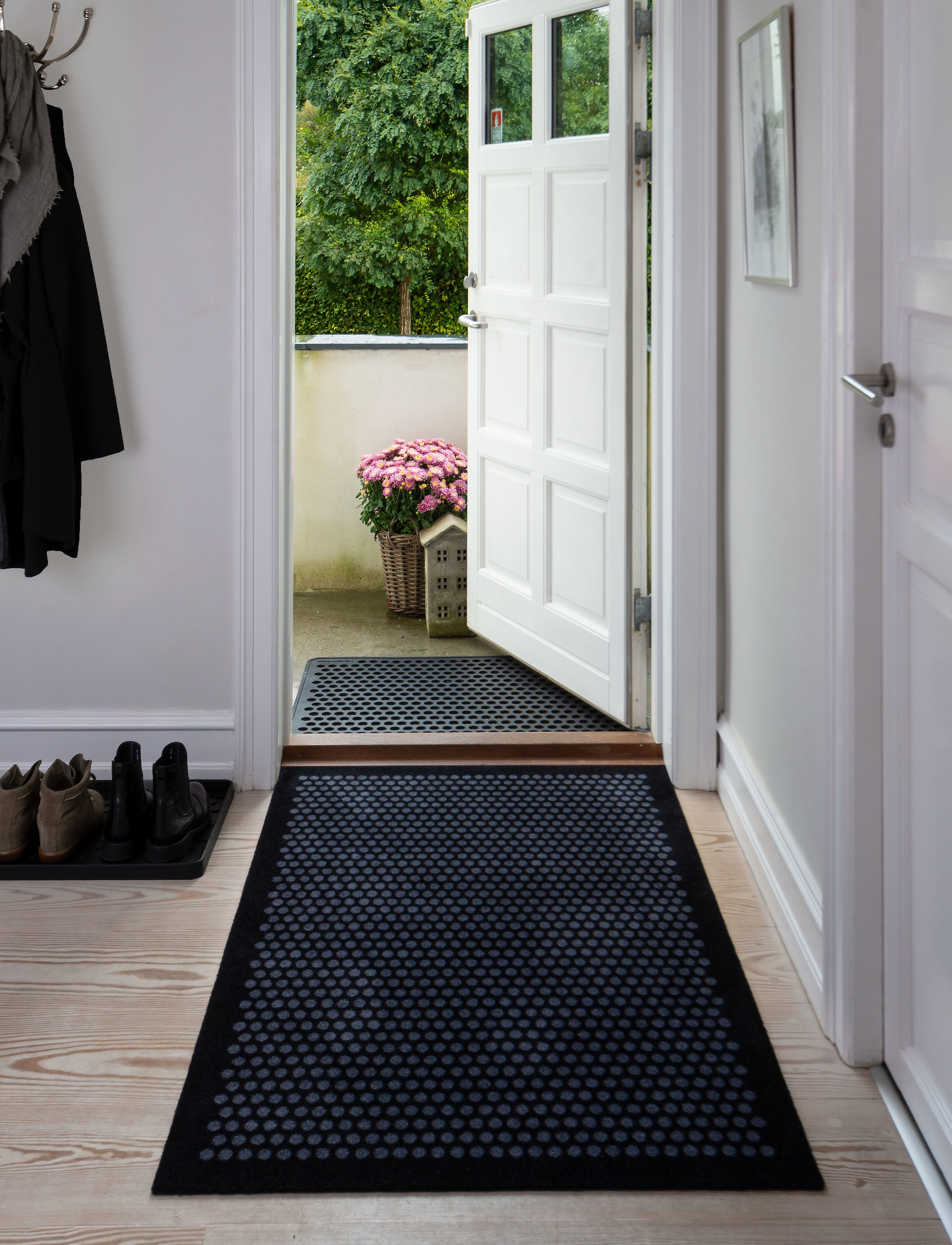 tica copenhagen Floormat Polyamide, 130X90 Cm, Dot Design, 130X90X0.7 cm, Rugs & Carpets, Schwarz - Door Mats, Homeware