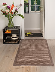 tica copenhagen - Floormat polyamide, 130x90 cm, dot design - durų kilimėliai - sand/beige - 7