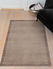 tica copenhagen - Floormat polyamide, 130x90 cm, dot design - dørmåtter - sand/beige - 8