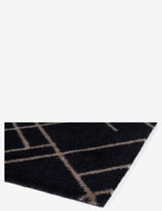 tica copenhagen - Floormat polyamide, 90x60 cm, lines design - dörrmattor - sand/black - 4