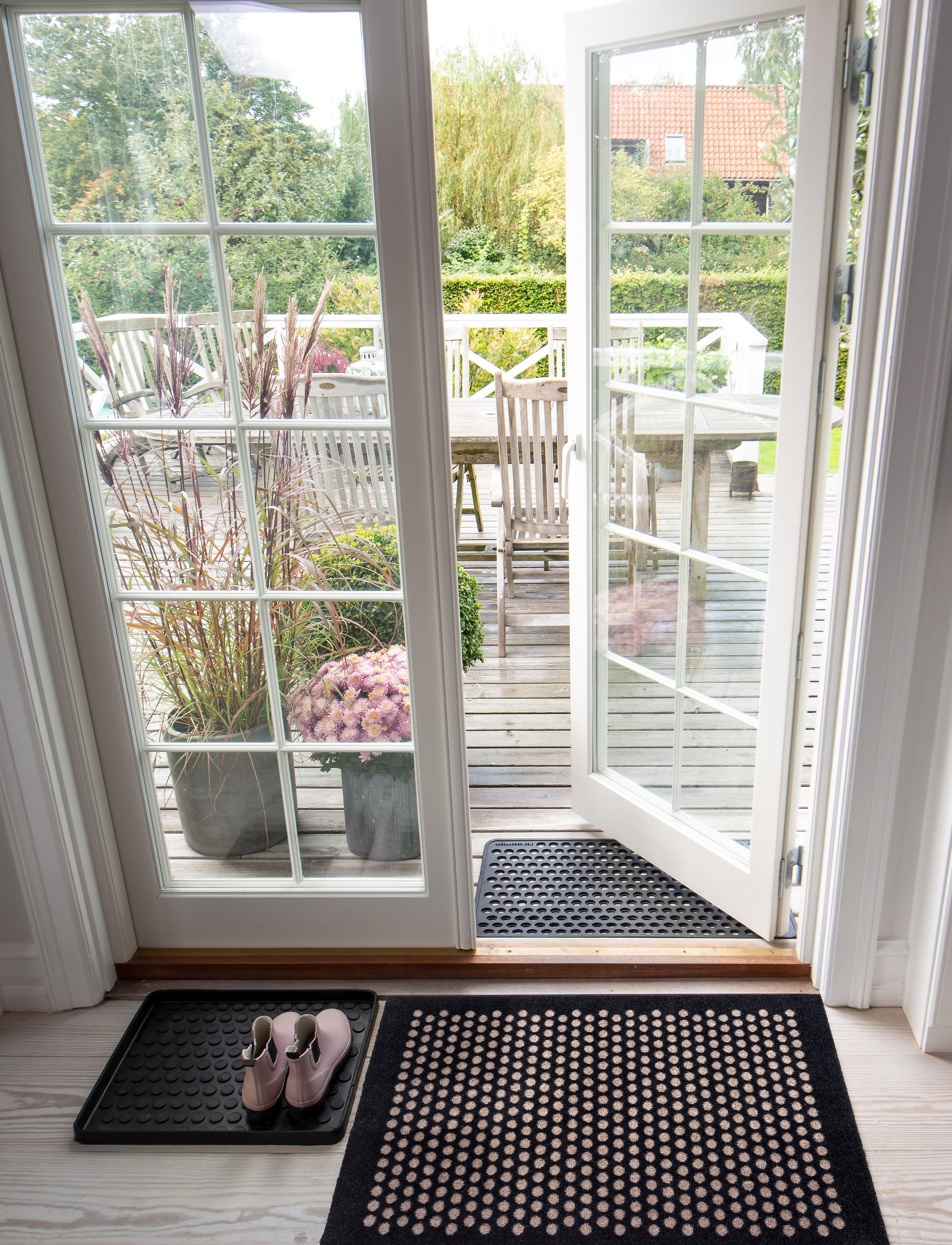 tica copenhagen - Floormat polyamide, 90x60 cm, dot design - paillassons - black/beige - 5