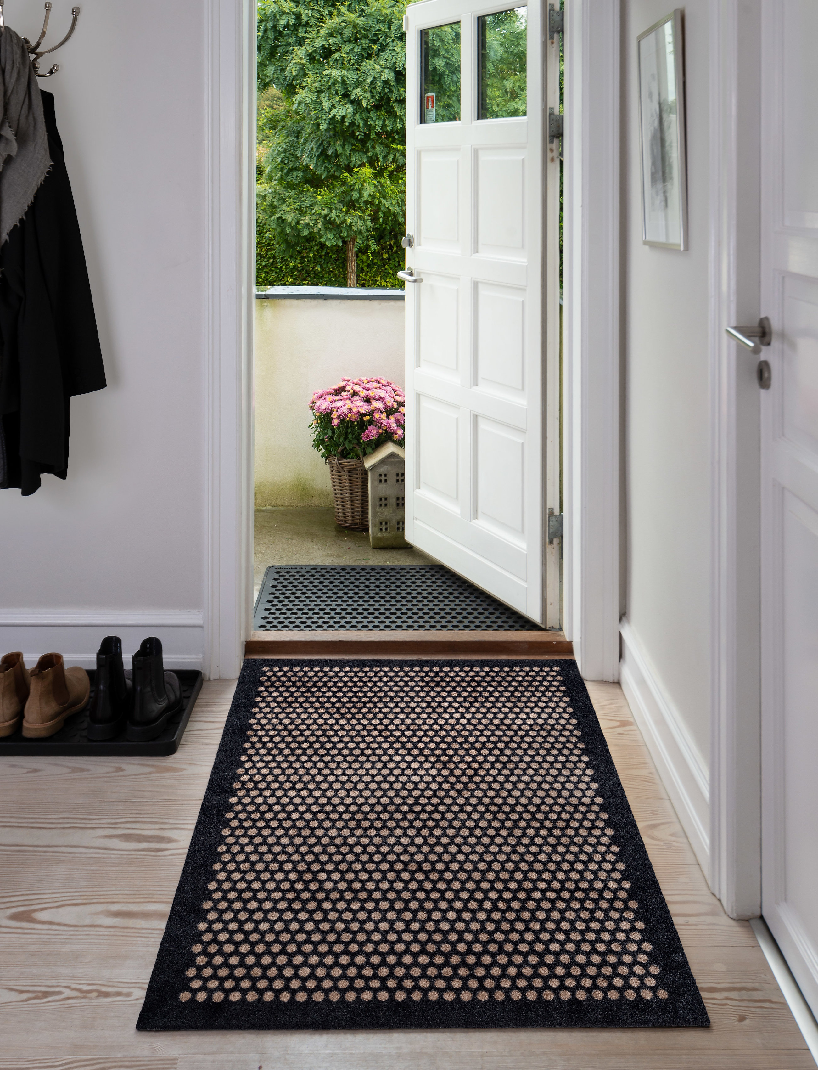 tica copenhagen Floormat Polyamide, 130X90 Cm, Dot Design, 130X90X0.7 cm, Rugs & Carpets, Schwarz - Door Mats, Homeware