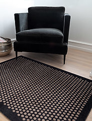 tica copenhagen - Floormat polyamide, 130x90 cm, dot design - doormats - black/beige - 7