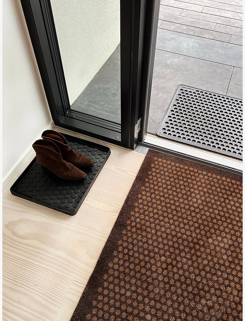 tica copenhagen - Floormat/carpet dot cognac 67x120 cm - die niedrigsten preise - brown - 4