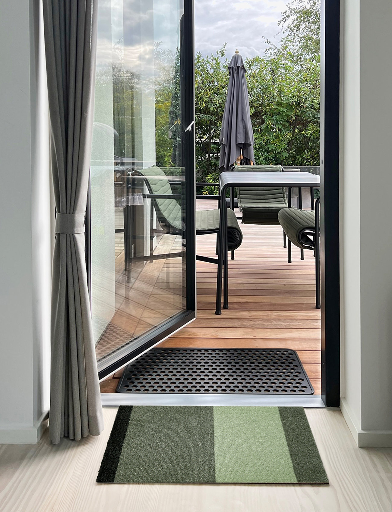 tica copenhagen - Floormat stripes horizon - türmatten - green:light/dusty/dark - 0