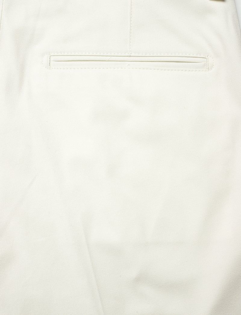 Tiger of Sweden - Tenut - chinos shorts - soft white - 4