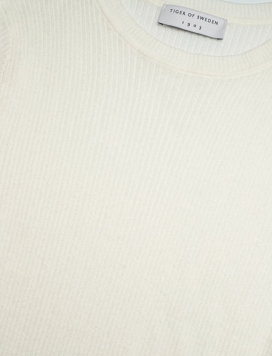 Tiger of Sweden - ORVI 2. - t-shirts - alabaster - 2
