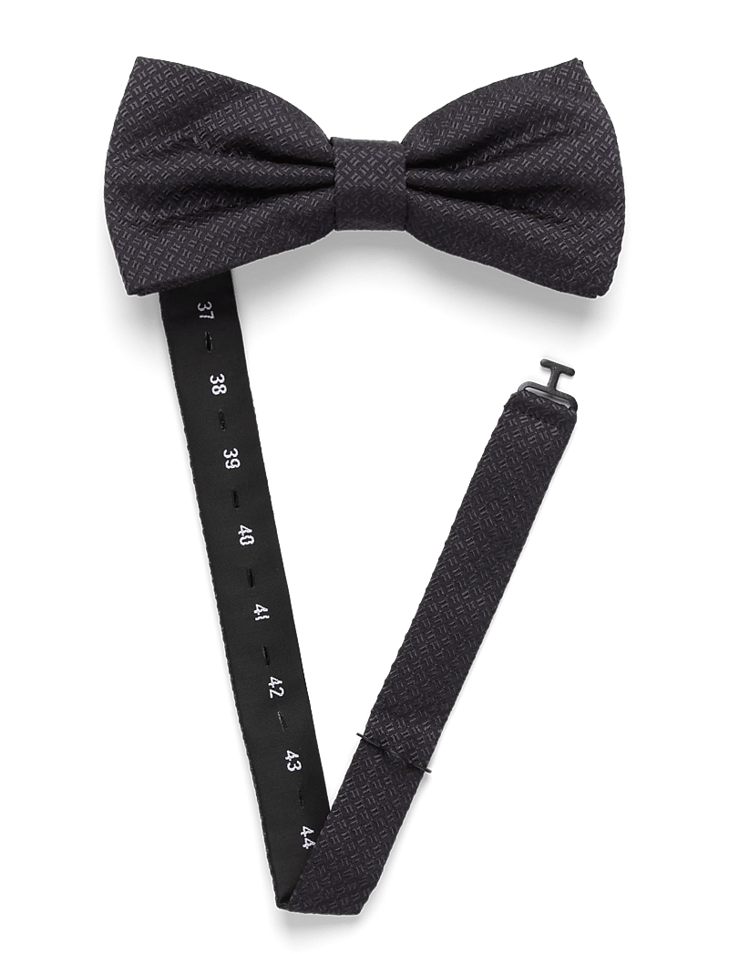 Tiger of Sweden - UITTA - fliegen - space view - 1