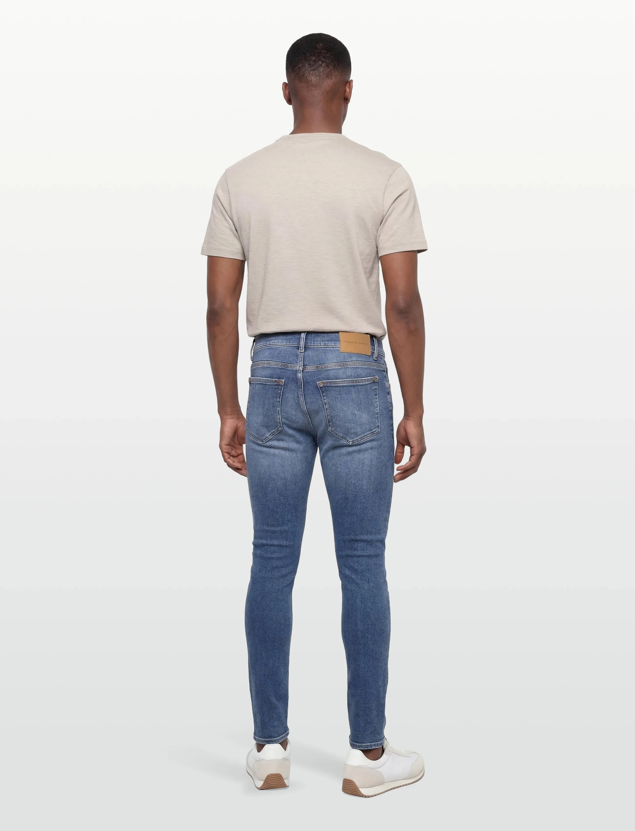 Tiger of Sweden - EVOLVE EVERLASTING - tapered jeans - light blue - 4