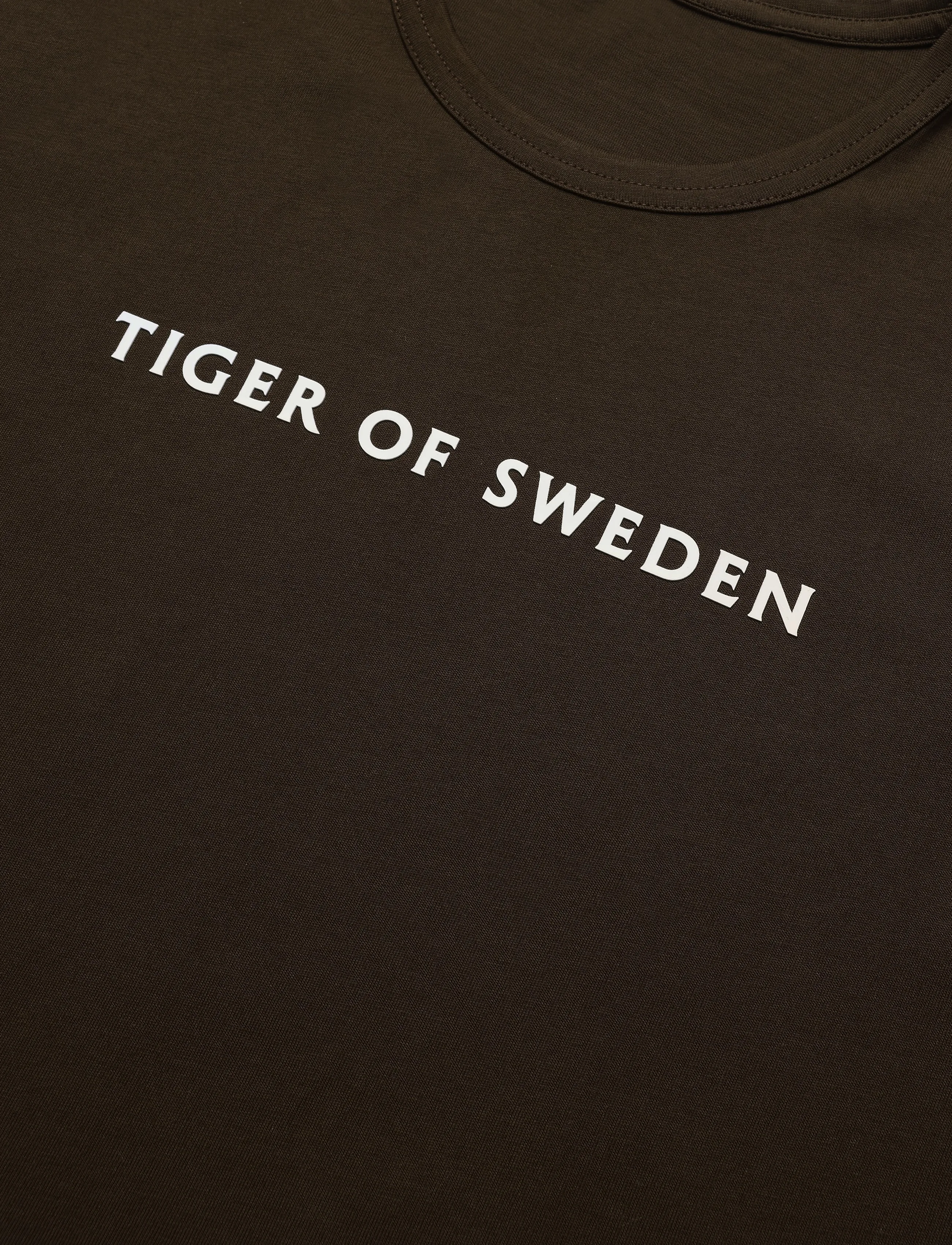 Tiger of Sweden - OLAF P - kortärmade t-shirts - dark mahogany - 5