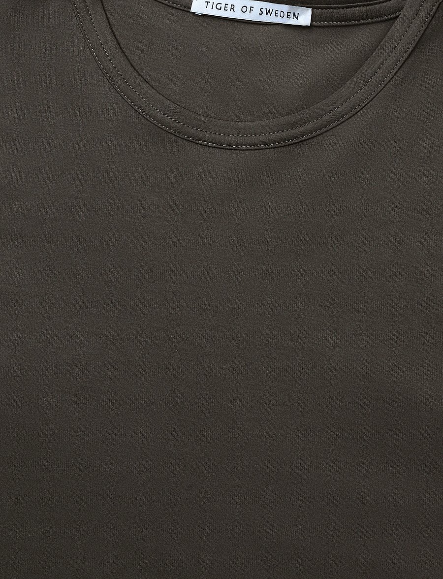 Tiger of Sweden - OLAF - kurzärmelige t-shirts - shadow mink - 5