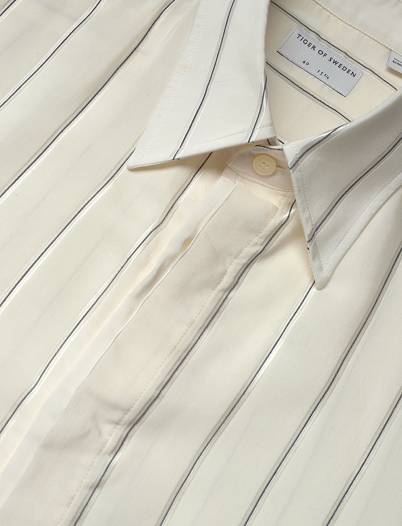 Tiger of Sweden - BAARNEY - triibulised särgid - pure white - 3