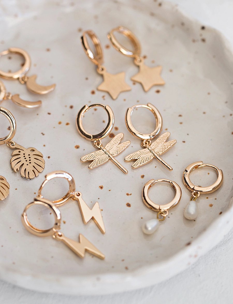 Timi of Sweden - Dragonfly Small Hoop Earrings - rippuvad kõrvarõngad - gold - 1