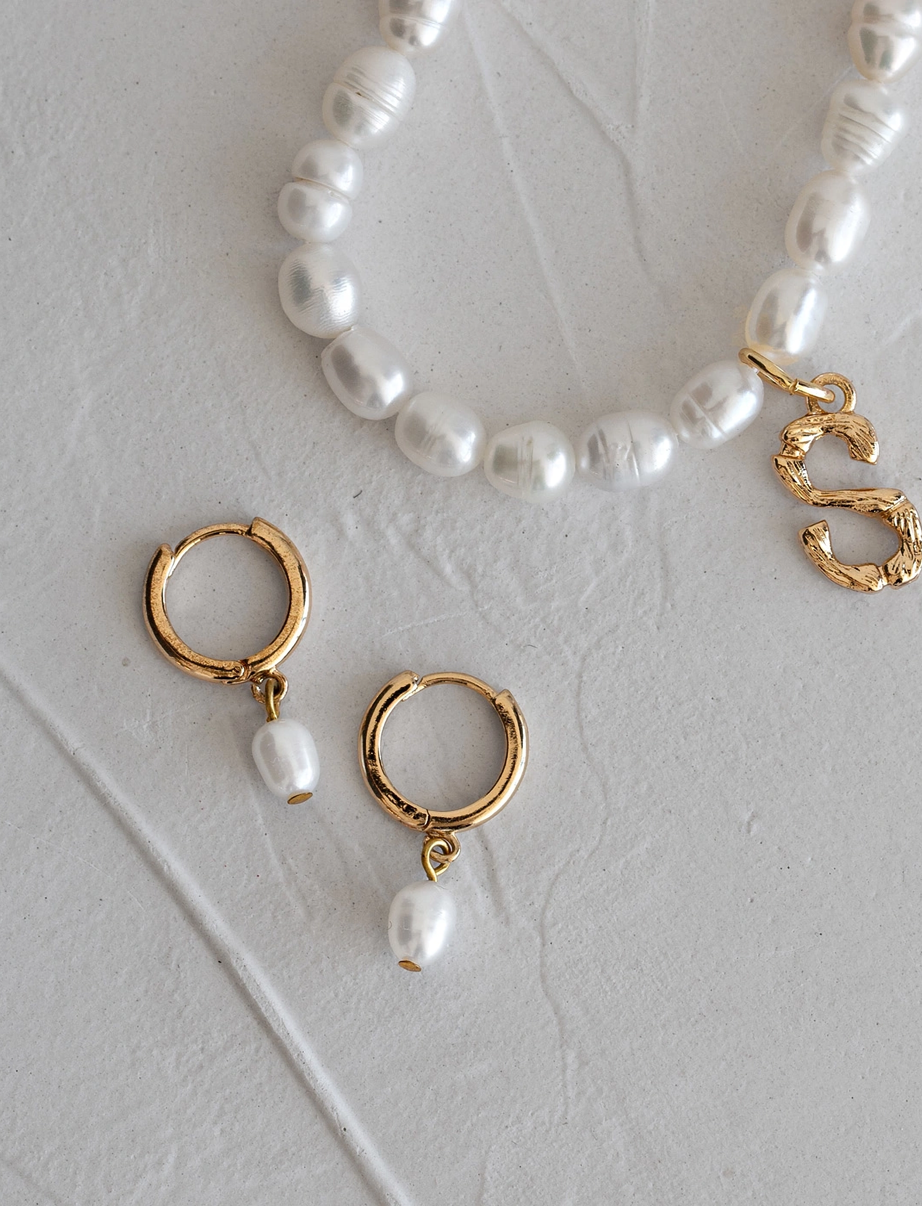 Timi of Sweden - PearlPearl Small Hoop Earrings Stainless Steel - boucles d'oreilles en perles - gold - 2