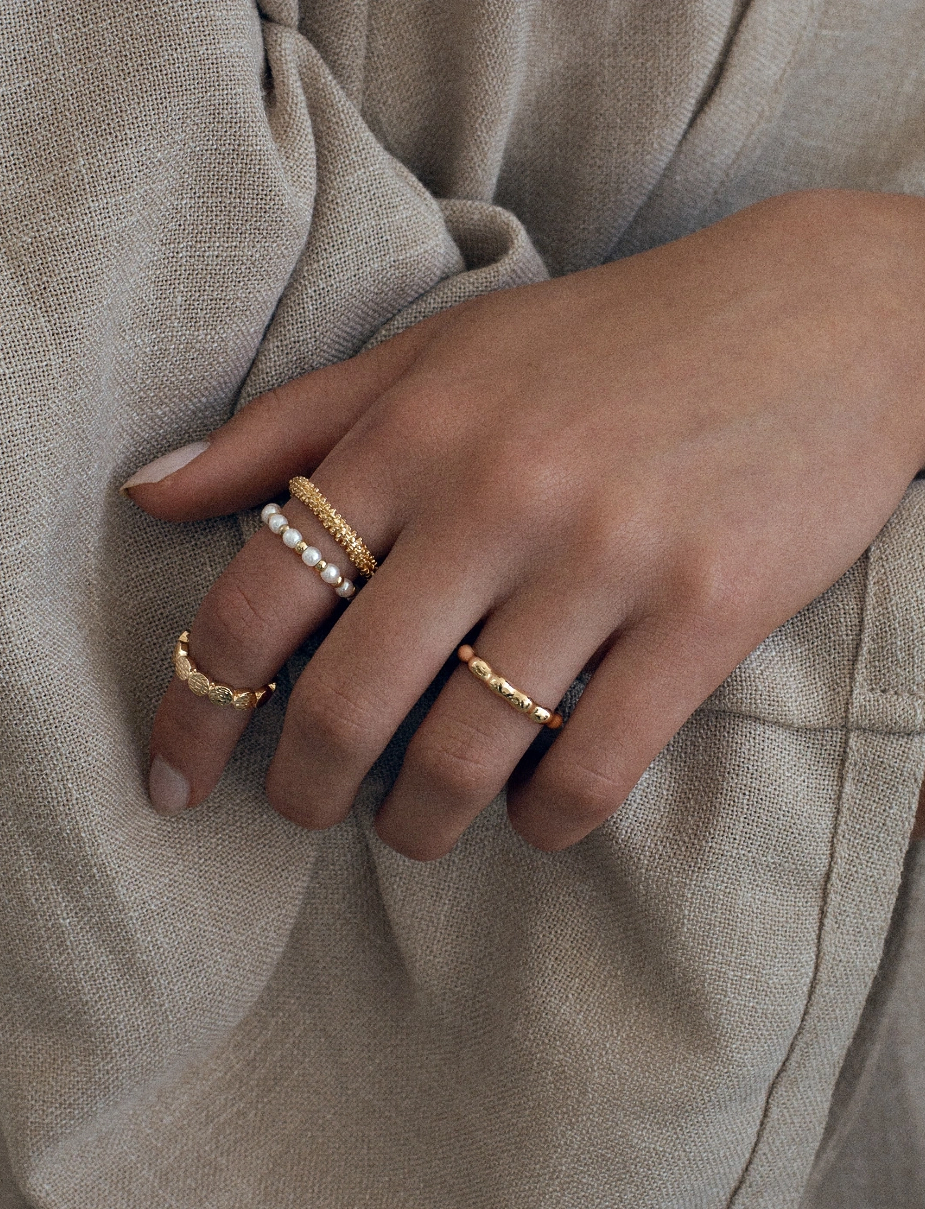 Timi of Sweden Pearl And Gold Bead Ring, Perle Og Guldperle Ring, Hvid, Str: 53
