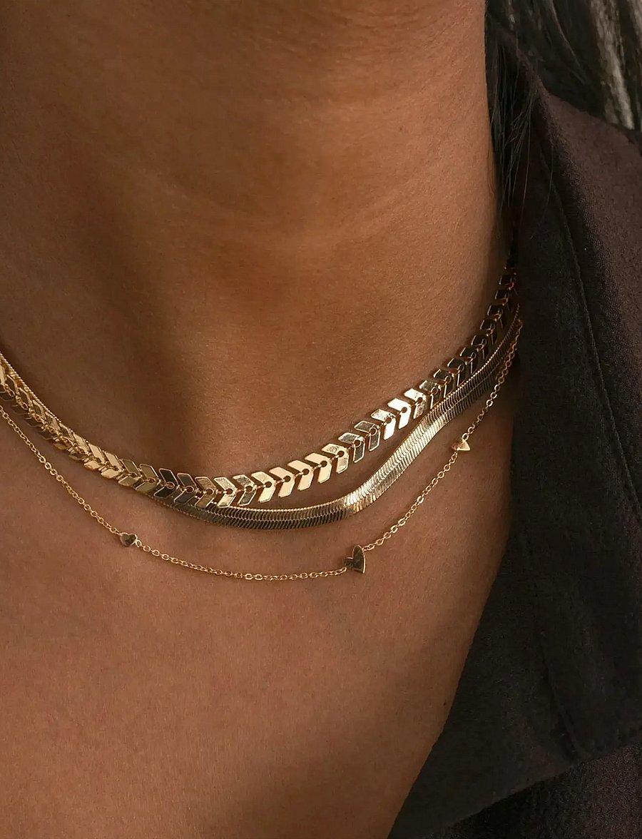 Timi of Sweden - Sarah - 3 Small Hearts Necklace Stainless Steel - halskæder - gold - 1