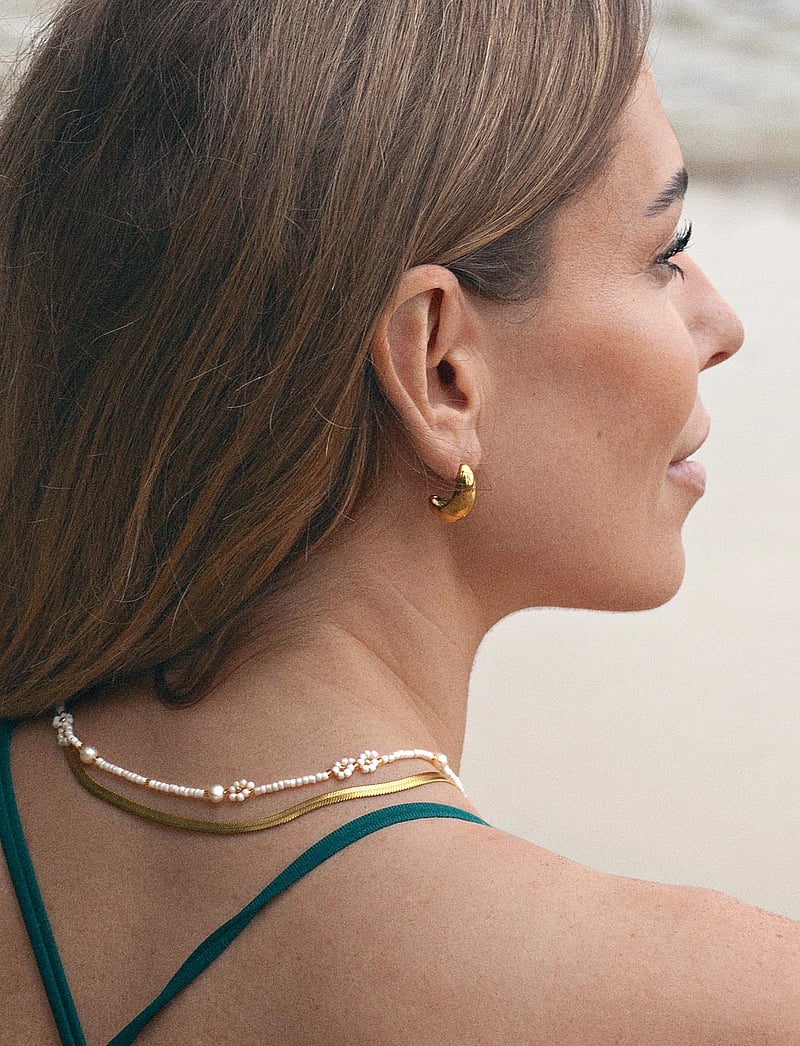 Timi of Sweden - Beaux - Classic Chunky Stud Earrings - naastkõrvarõngad - gold - 4