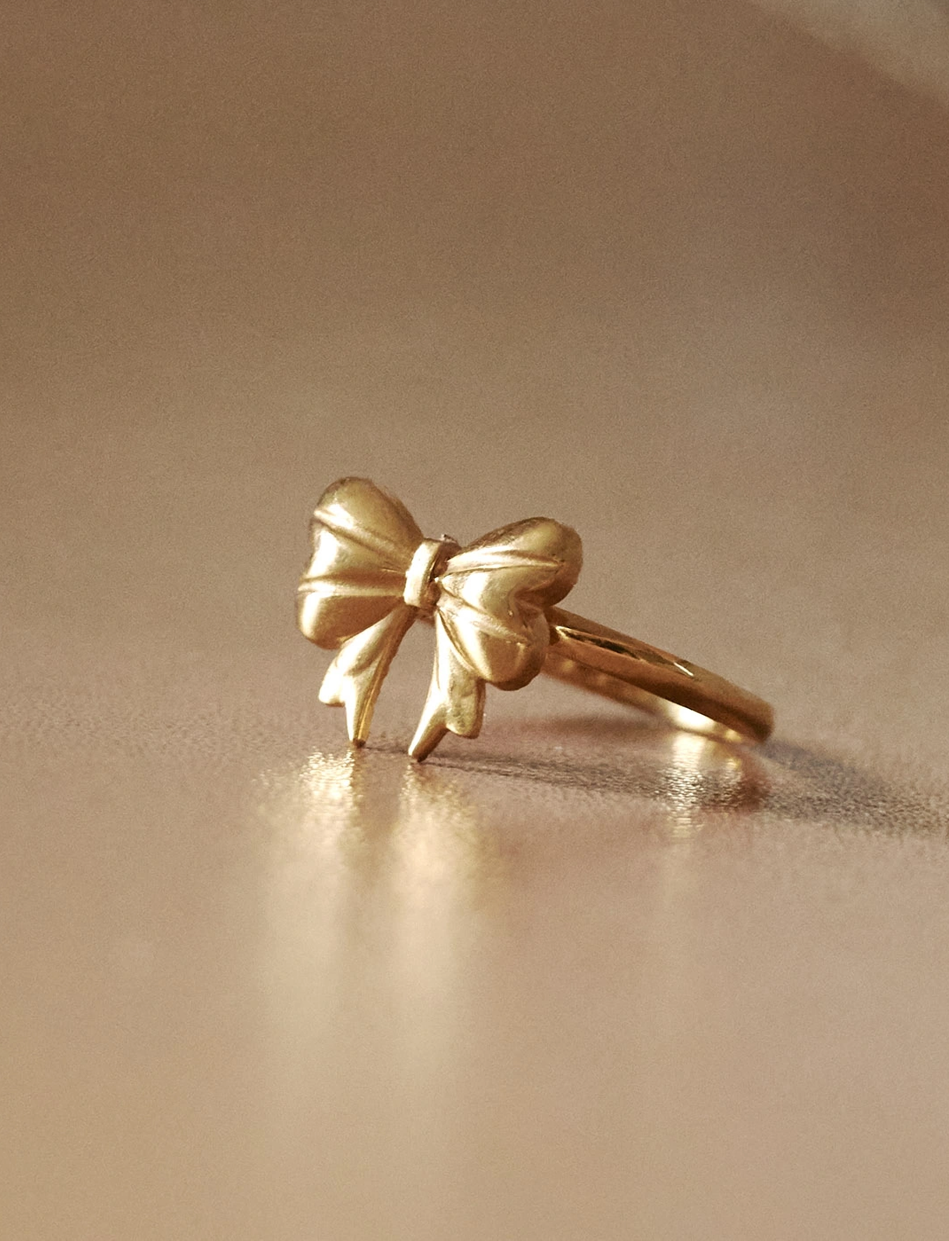 Timi of Sweden - Juliette - Bow Ring Stainless Steel - bagues - gold - 3