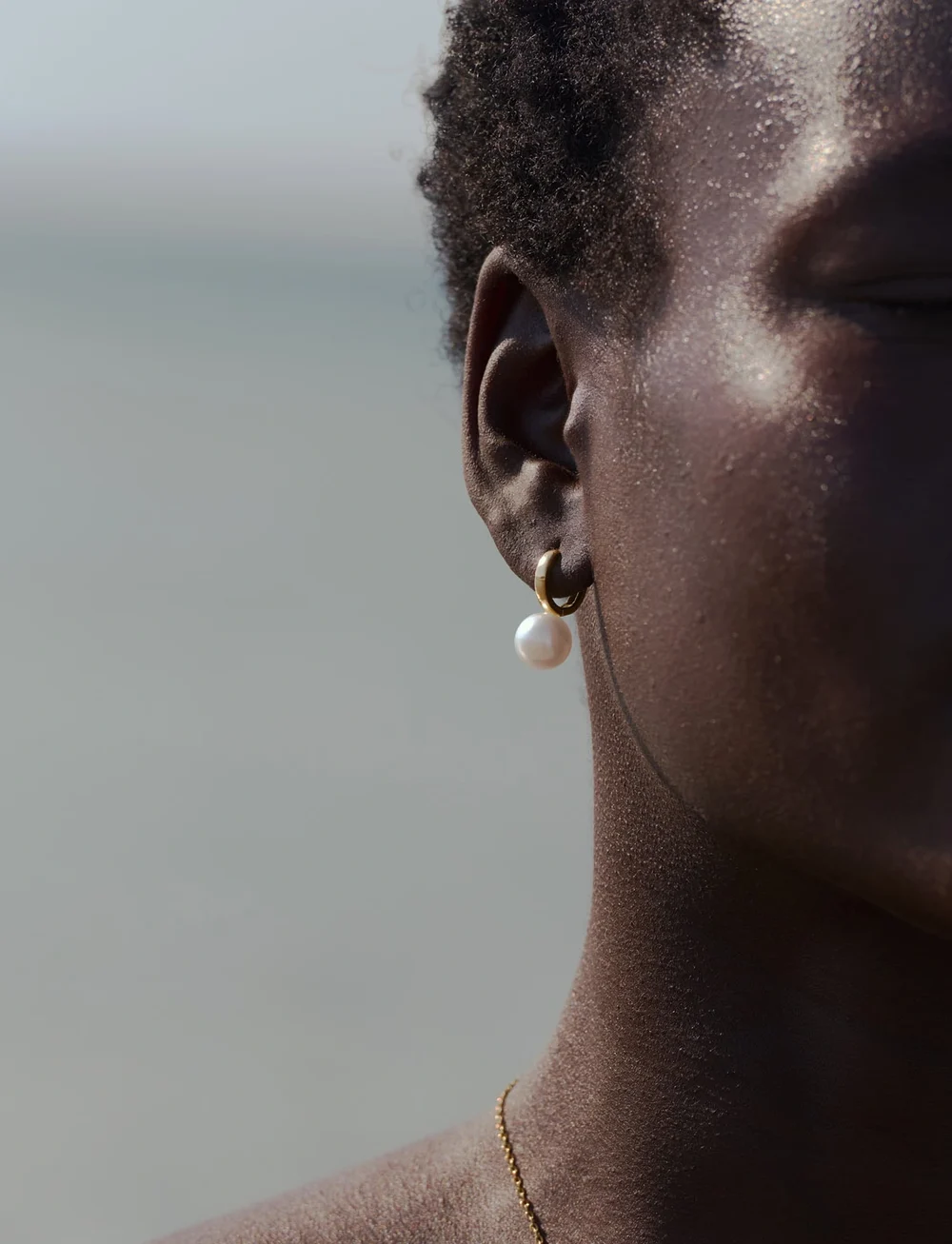 Timi of Sweden - Essie - Pearl Hoop Earrings - perlenohrringe - gold - 3