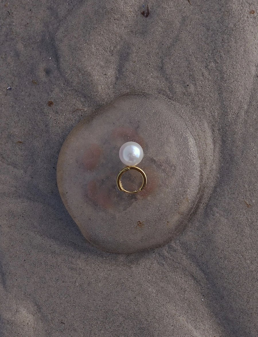 Timi of Sweden - Essie - Pearl Hoop Earrings - boucles d'oreilles en perles - gold - 5