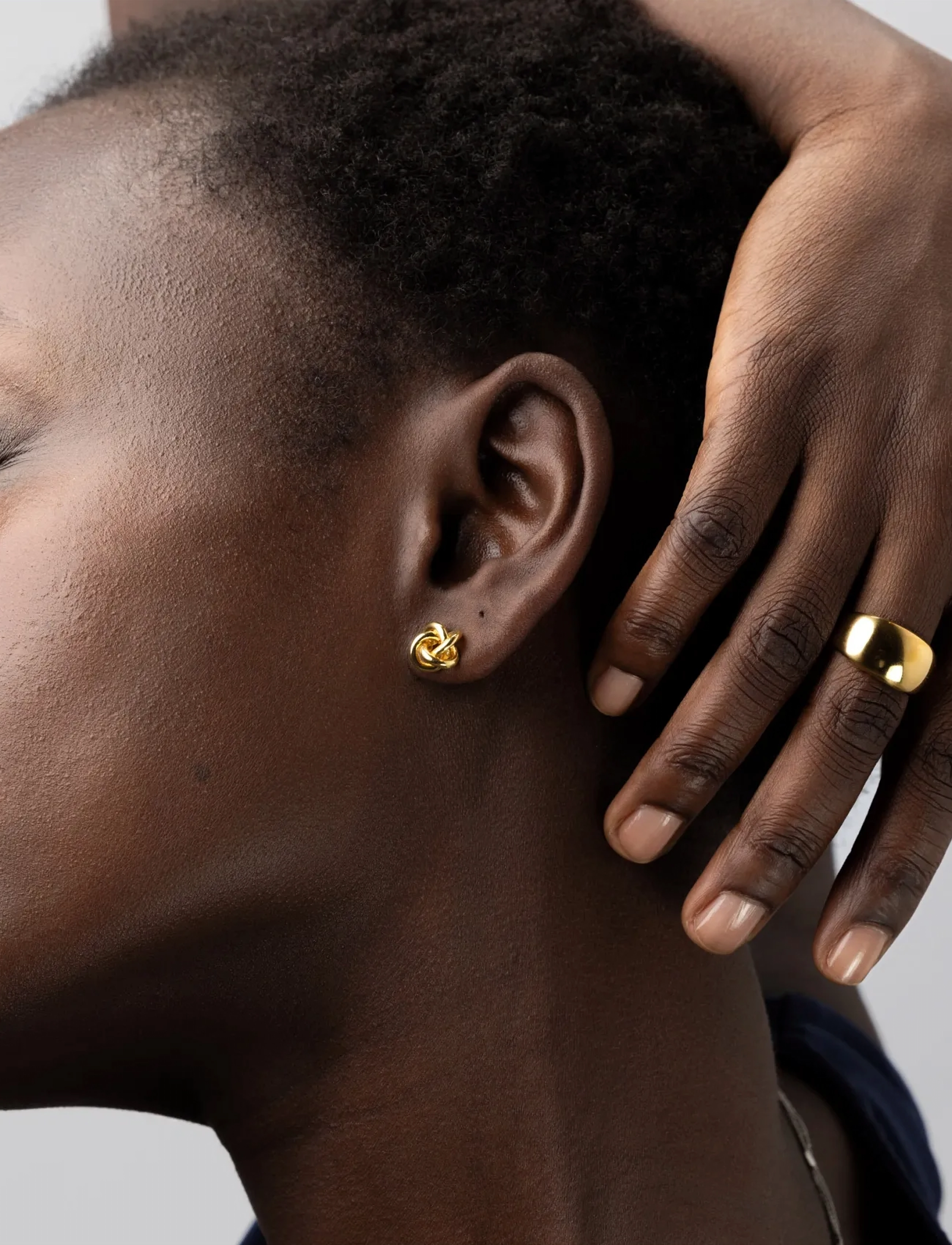 Timi of Sweden - Edith - Mini Knot Stud Earrings - Ørestikker - gold - 3