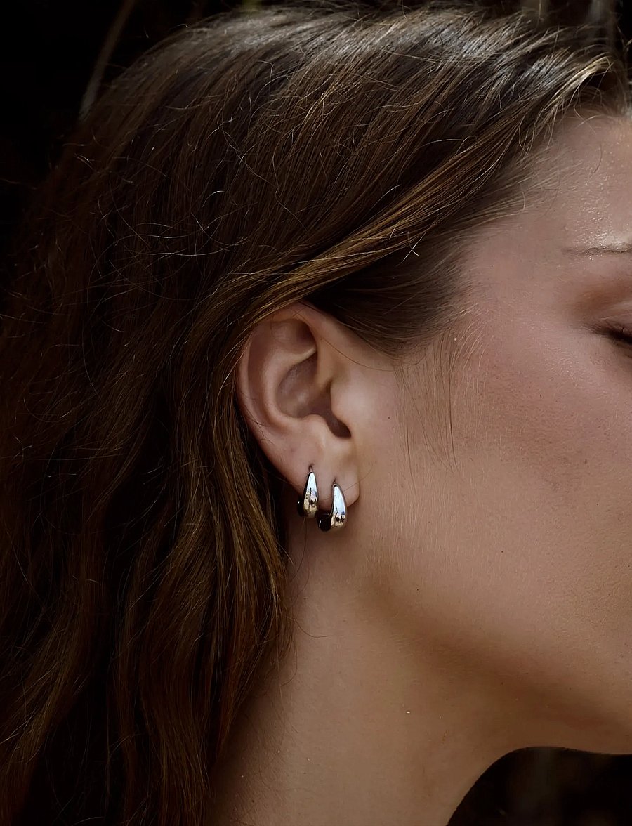 Timi of Sweden - Hedvig - Classic Wide Hoop Earrings Stainless Steel - lanko formos auskarai - silver - 3